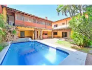 EN VENTA HERMOSA CASA CON PISCINA EN EL BO. KENNEDY DE LAMBARE !!!