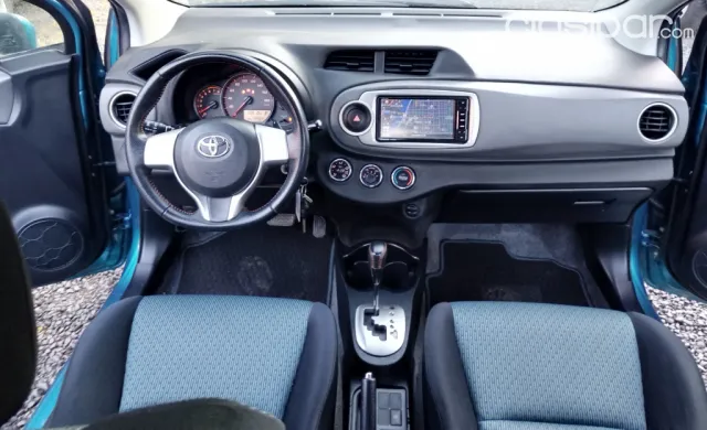Toyota Vitz 2012 — foto 4