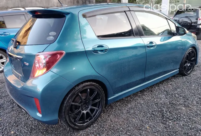Toyota Vitz 2012 — foto 6