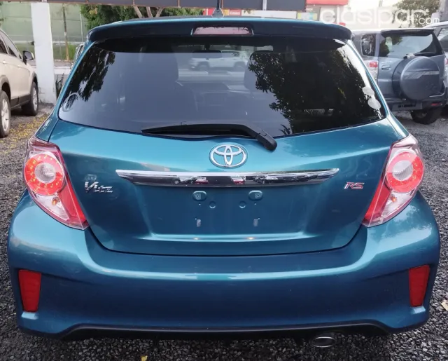 Toyota Vitz 2012 — foto 7