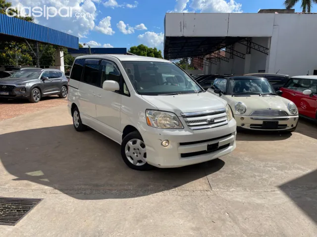 Toyota Noah 2004 — foto 3