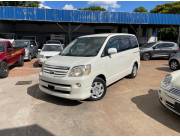 Financio 💳 Toyota Noah 2004 recién importado 📍 Recibimos vehículo ✅️