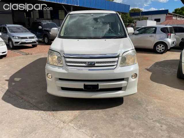 Toyota Noah 2004 — foto 5