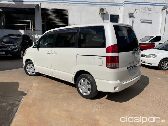 Toyota Noah 2004 — foto 6