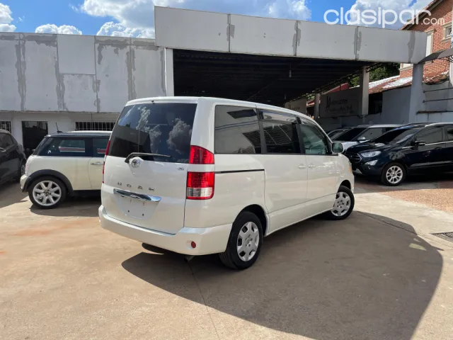 Toyota Noah 2004 — foto 5