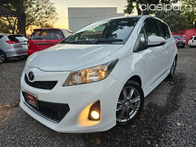 Toyota Vitz 2011 — foto 2