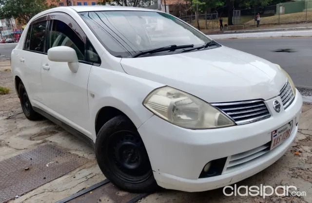 Nissan Tiida 2004 - foto 2