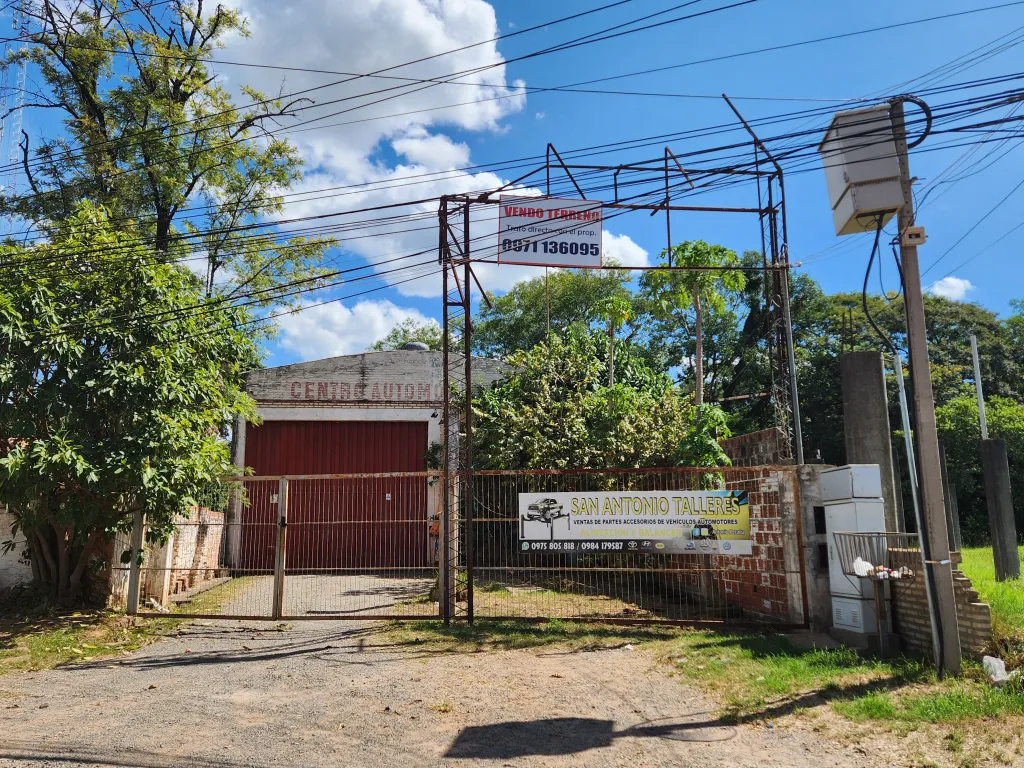 VENDO Amplio terreno frente a la rotonda de Cnel Oviedo — foto 3