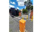 Vendo sistema de estacionamiento tarifado con menos de un mes de uso.