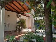 Vendo hermosa casa en Mariano Roque Alonzo, a 2 cuadras de Ruta Transchaco