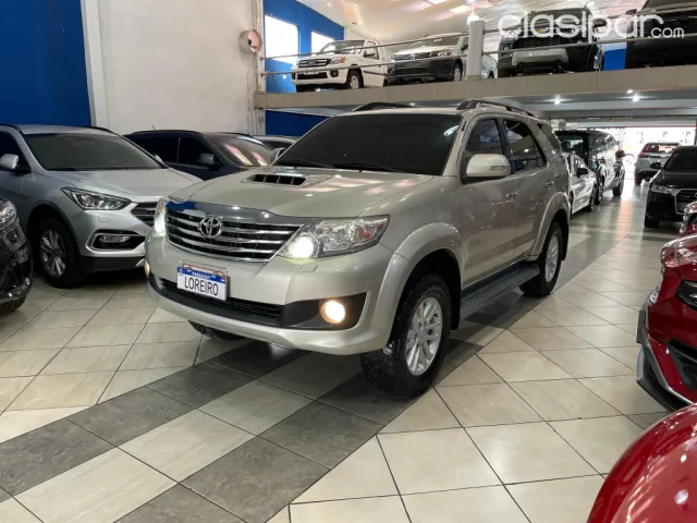Toyota Fortuner 2012 — foto 2