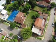 Vendo terreno en Barrio Herrera 🌳 Dimensiones: 14x33,5 m2 Superficie: 469 m2