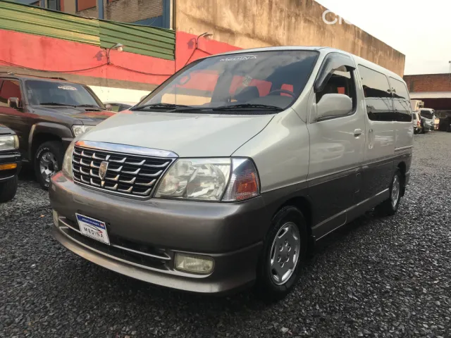 Toyota Hiace 2001 — foto 2