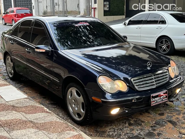 Mercedes-Benz W203 Año 2002 — foto 3