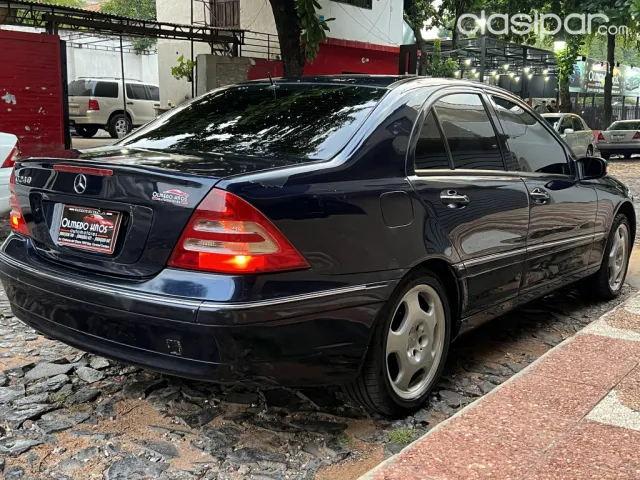 Mercedes-Benz W203 Año 2002 — foto 6