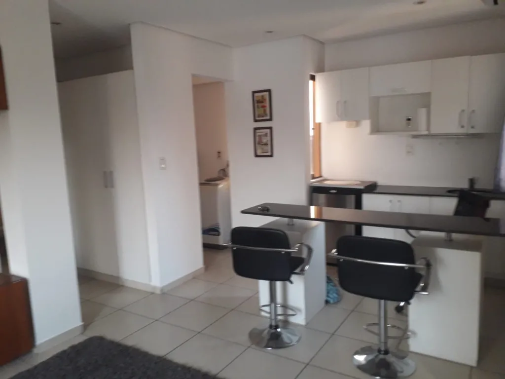 De 1 dormit, consin muebles, baño completo, dormitlavadero extra, balcón, gran terraza. — foto 2