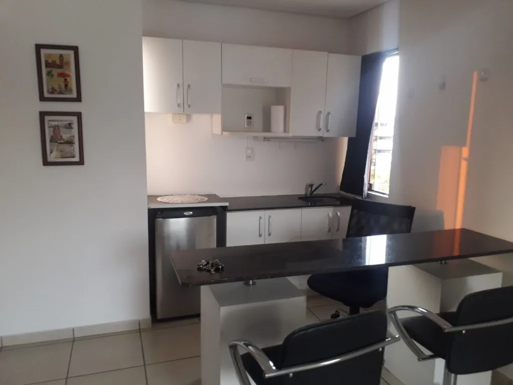 De 1 dormit, consin muebles, baño completo, dormitlavadero extra, balcón, gran terraza. — foto 3