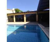 Vendo Hermosa Casa con piscina en Capiatá