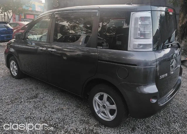 Toyota Sienta 2012 — foto 7