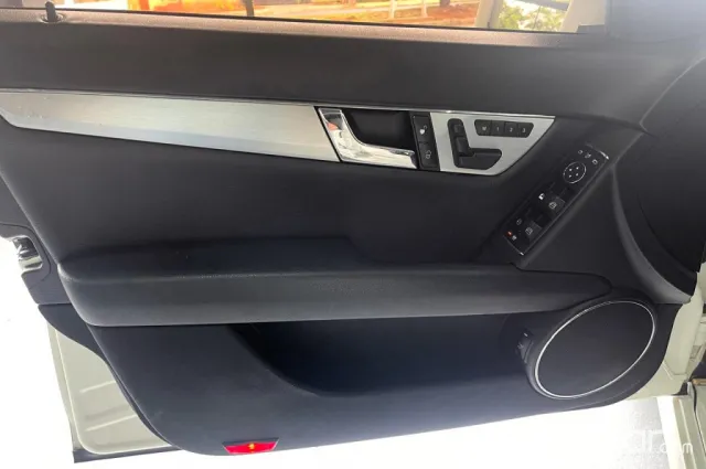 Mercedes-Benz C 220 2010 — foto 7
