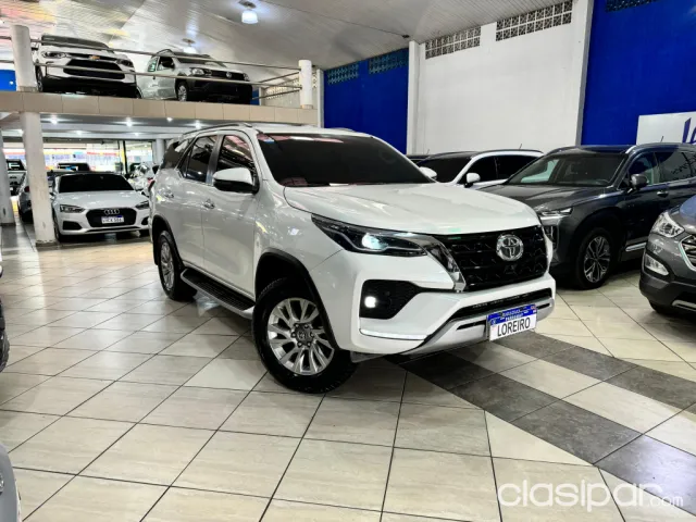 Toyota Fortuner 2022 — foto 3