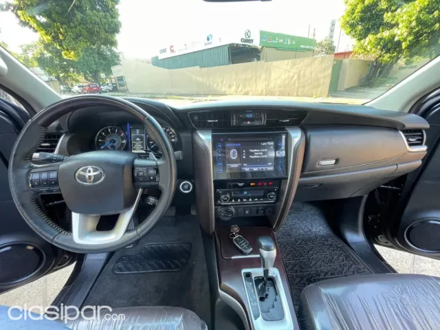 Toyota Fortuner 2017 — foto 7