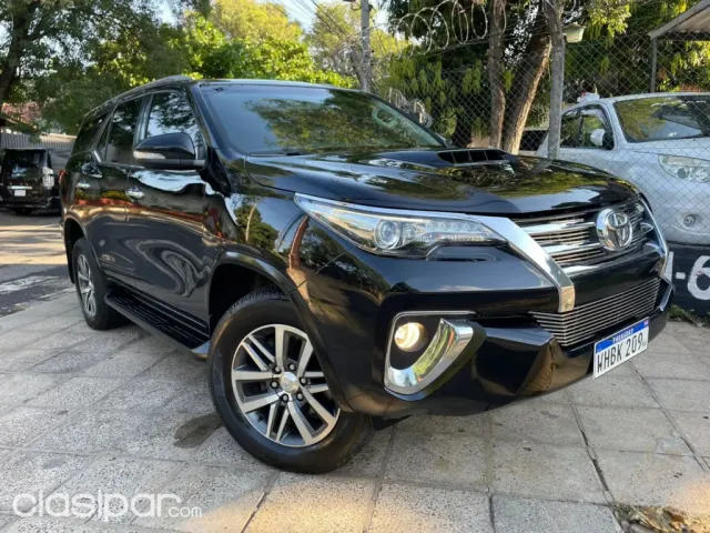 Toyota Fortuner 2017 — foto 2