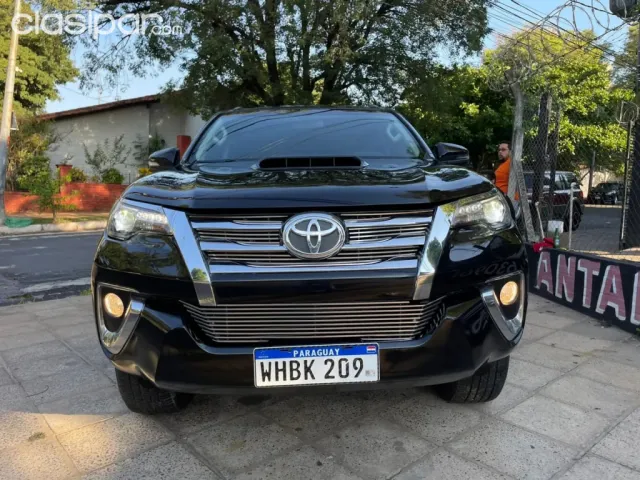 Toyota Fortuner 2017 — foto 3