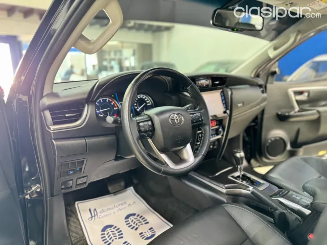 Toyota Fortuner 2022 — foto 3