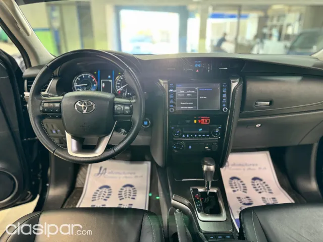 Toyota Fortuner 2022 — foto 4
