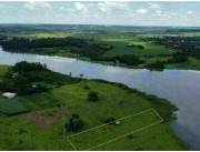 Se Vende terreno sobre el río Acaray de 7.679,34 m2.