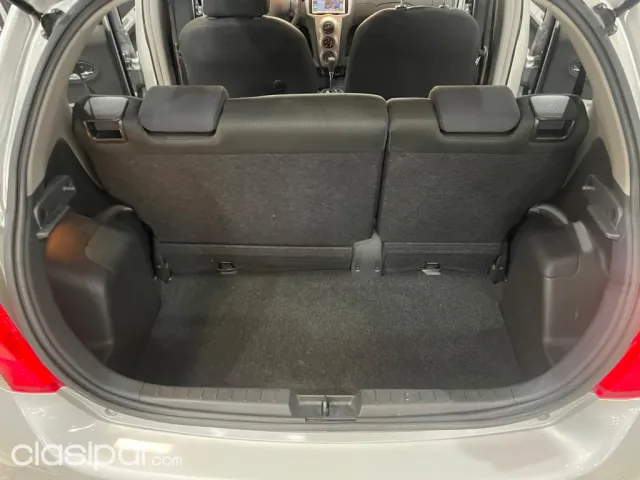 Toyota Vitz 2010 — foto 4