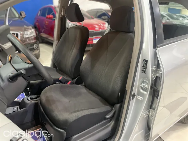 Toyota Vitz 2010 — foto 5