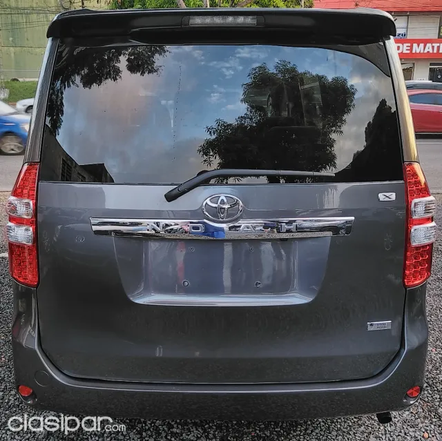 Toyota Noah 2010 — foto 3