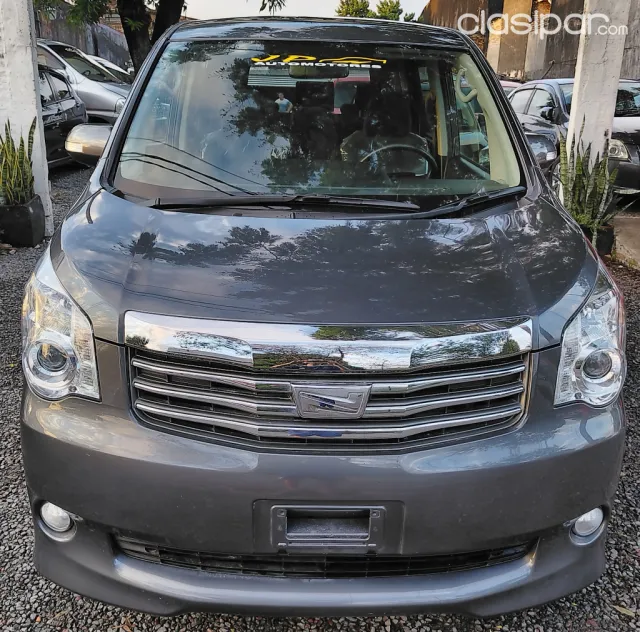Toyota Noah 2010 — foto 4