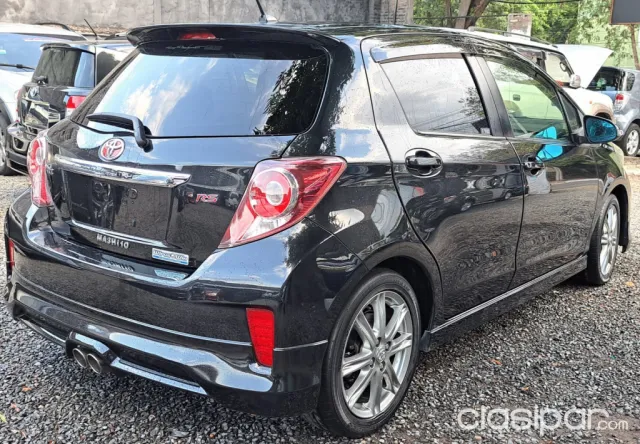 Toyota Vitz 2012 — foto 4