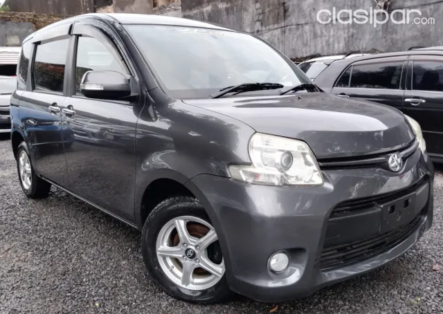 Toyota Sienta 2011 - foto 2