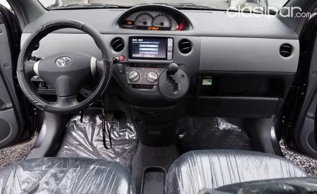 Toyota Sienta 2011 - foto 8