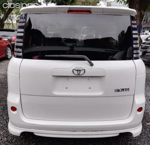 Toyota Sienta 2005 — foto 3