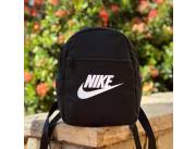 🫧Mini mochila Nike negro original 😎 🫧Precio 290.000gs Cod. MU290SÑ