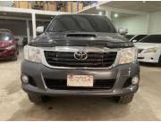 VENDO TOYOTA HILUX DE TOYOTOSHI AÑO 2013 MOTOR 3.0 MECÁNICO 4X4 UNICO DUEÑO