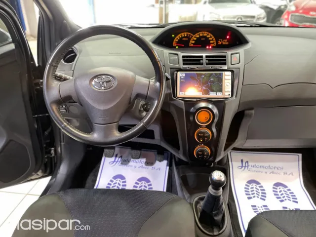 Toyota Vitz 2010 — foto 6
