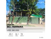 *Vendo Casa en Barrio Herrera, sobre Denis Roa* 280.000 Usd