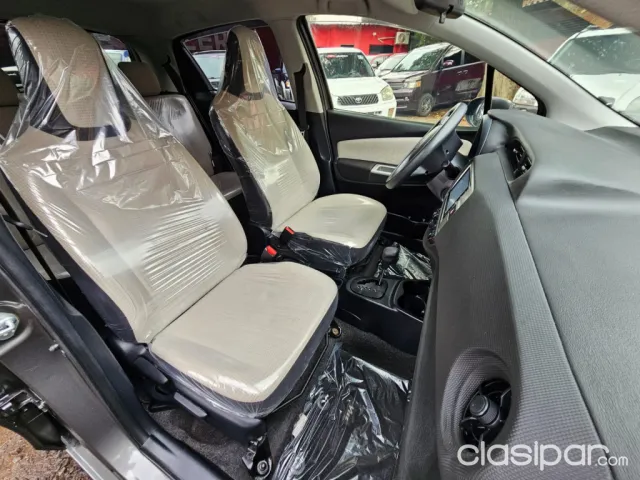 Toyota Vitz 2016 — foto 3