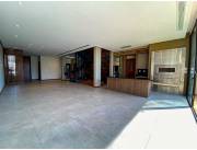 Vendo Casa de 400 m2 en Mburucuya, Zona Jade Park-CLHO5405890