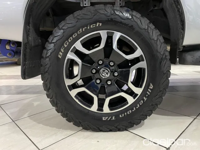 Toyota Hilux 2023 — foto 3