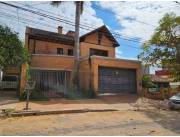 VENDO CASA EN EL BARRIO LAS LOMAS