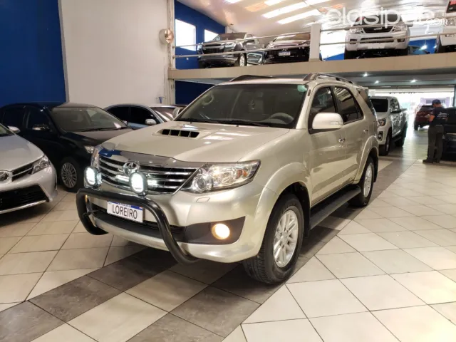 Toyota Fortuner 2012 — foto 2