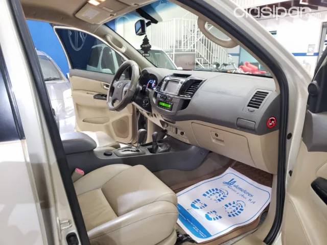 Toyota Fortuner 2012 — foto 3