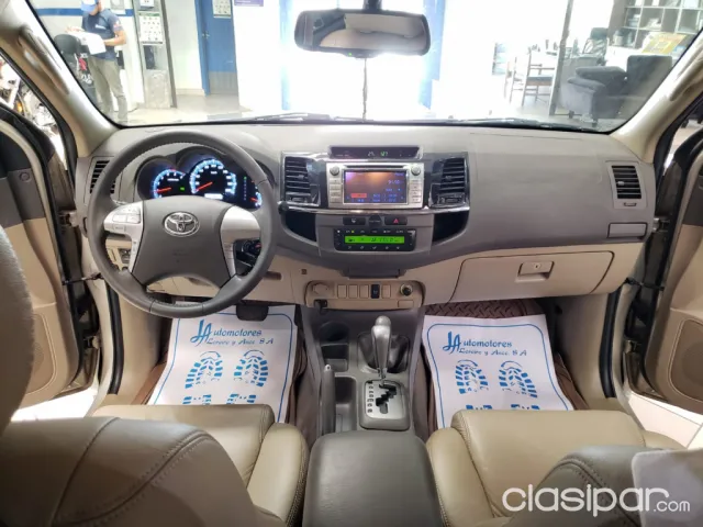 Toyota Fortuner 2012 — foto 7